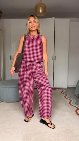 ashley.dainty Instagram post about Summer fashion