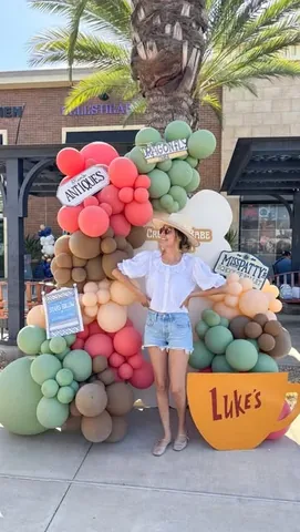 ashleyinthemidst Instagram post about Gilmore Girls market visit