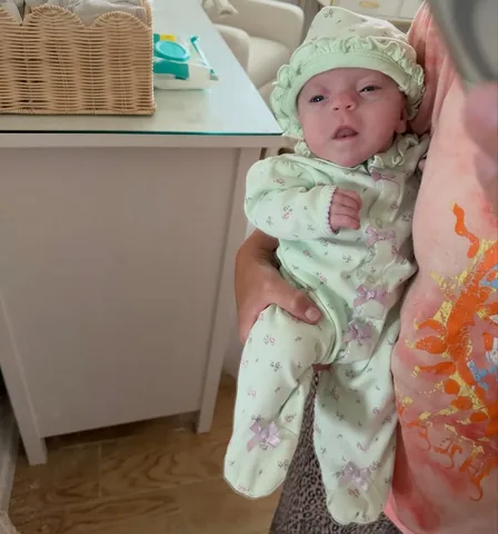 ashleyjennanewyork Instagram post about Six week milestone
