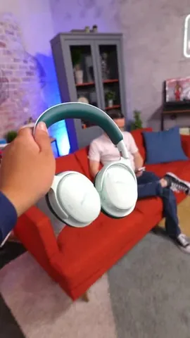 austinnotduncan Instagram post about Bose QuietComfort Gen 2