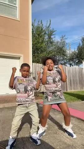 avahbennett Instagram post about Social media trend