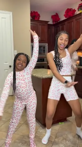 avahbennett Instagram post about Social media trend