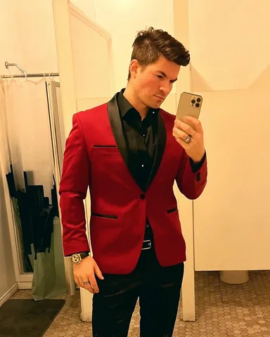average_jonas Instagram post about Opera performance