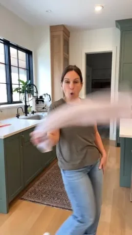 babysideburns Instagram post about Frozen shoulder exercises