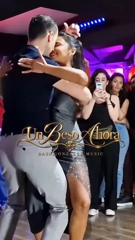 basiydeisy Instagram post about Romance y espontaneidad