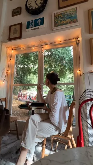 beccamariawatson Instagram post about Scriptwriting routine