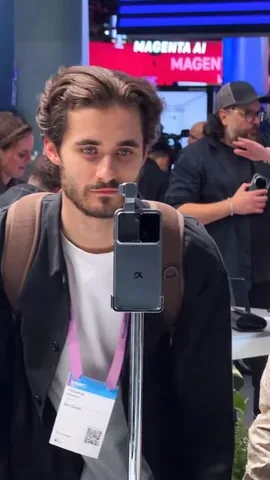 bengeskin Instagram post about HONOR Robot Phone