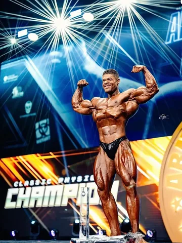 berrydemey Instagram post about Bodybuilding achievement