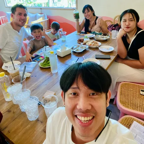 bigturtlesmallowl Instagram post about Café visit