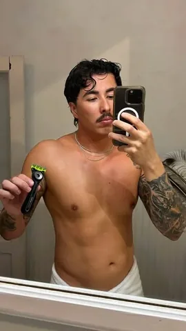 blakescott Instagram post about Body grooming razor