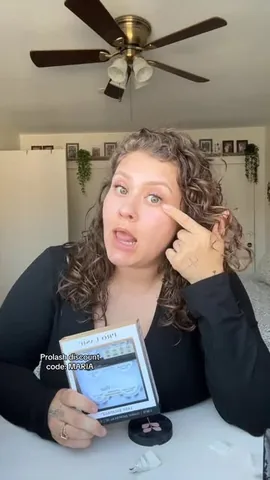 blendedmommmaz Instagram post about Lash extensions