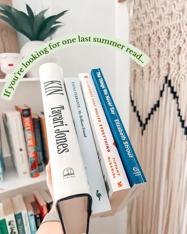 blissandbooks Instagram post about Summer reading