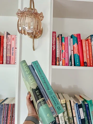 blissandbooks Instagram post about TBR list