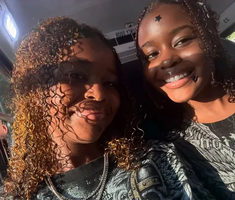 bliss.blythe Instagram post about Twin relationship