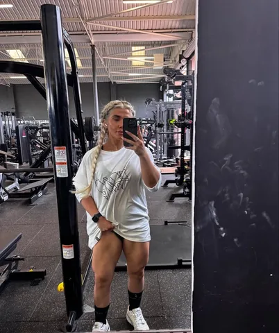 bodybyshannon Instagram post about Leg training