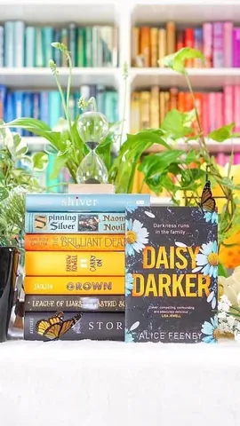 bookbookowl Instagram post about Daisy Darker