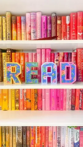 bookbookowl Instagram post about DIY shelf decoration