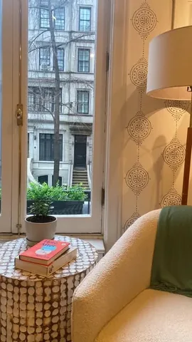 bookishmadeleine Instagram post about Book discussion