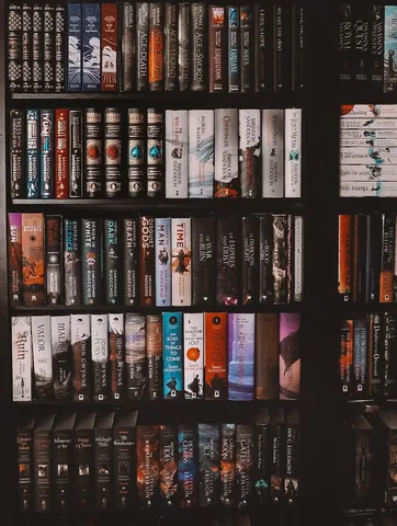 bookish_mai Instagram post about Reading update