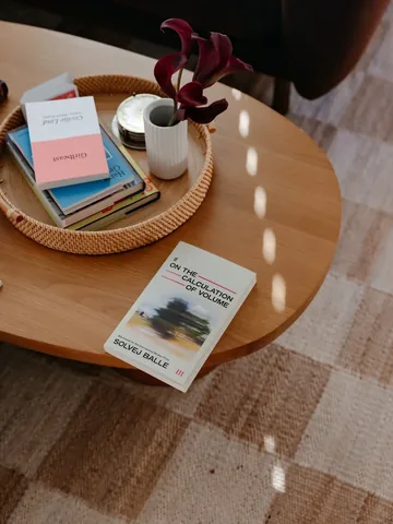 booklanguage Instagram post about Series reading update