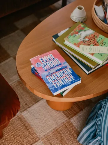 booklanguage Instagram post about American Fantasy book review