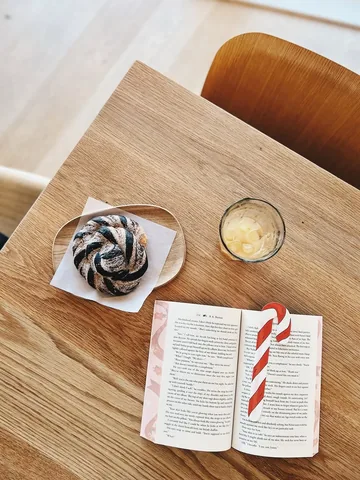 bookpairings Instagram post about Book review
