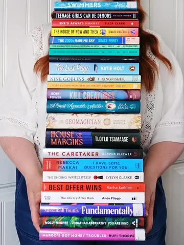 booksandlala Instagram post about Monthly reading roundup
