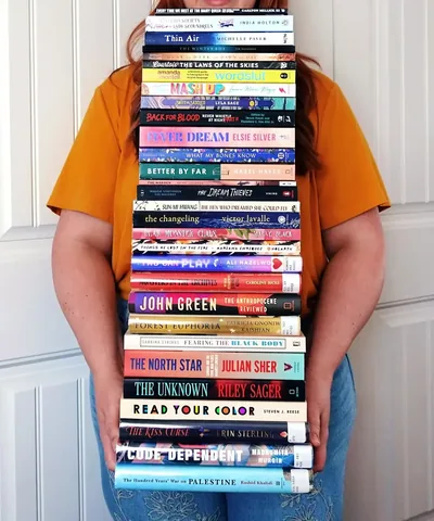 booksandlala Instagram post about Monthly reading roundup
