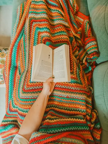 booksnest Instagram post about Book review