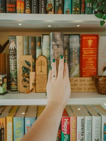 Beth Bartholomew Instagram post thumbnail