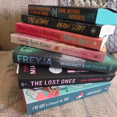 bookswritingandmore Instagram post about Book mail