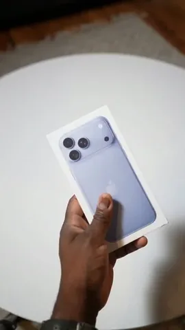 booredatwork Instagram post about Smartphone unboxing