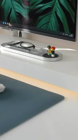 borisgtech Instagram post about Desk lighting