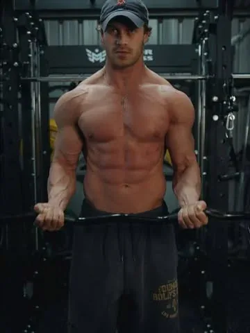 brandonsstarr Instagram post about Biceps training
