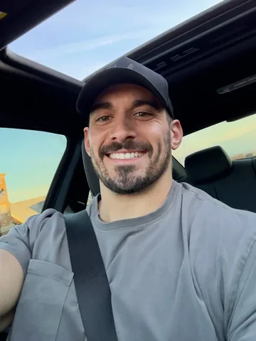briandecosta Instagram post about Weightlifting progress