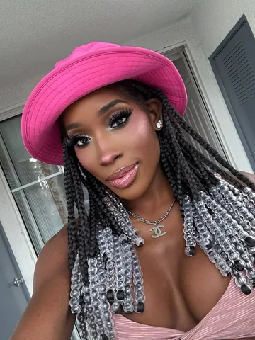 brittnebabe Instagram post about Audience greeting