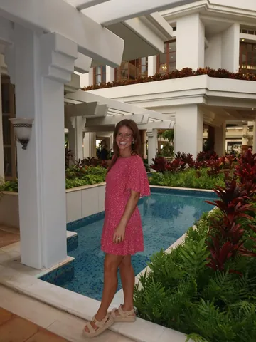 britwkent Instagram post about Grand Wailea girls trip