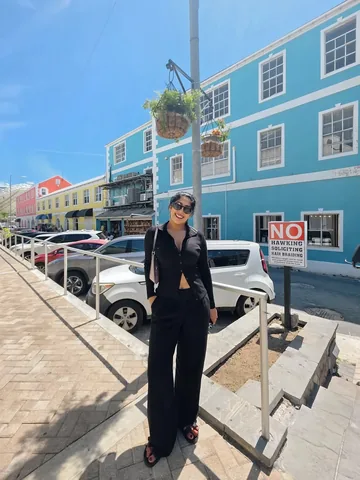 bruisedpassports Instagram post about Bahamas pirate history