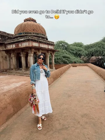 bruisedpassports Instagram post about Delhi travel itinerary