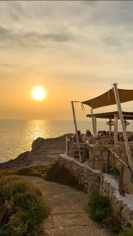 calliethorpe Instagram post about Menorca restaurant review