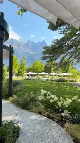 calliethorpe Instagram post about Swiss Alps travel
