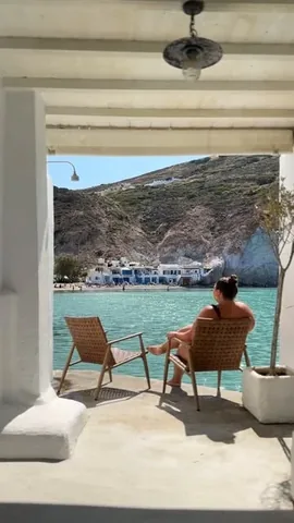 calliethorpe Instagram post about Milos accommodation