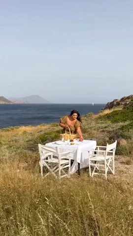 Callie | Travel - Food + Wellbeing Instagram post thumbnail