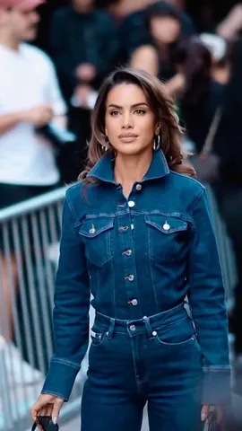 camilacoelho Instagram post about 1990s fashion