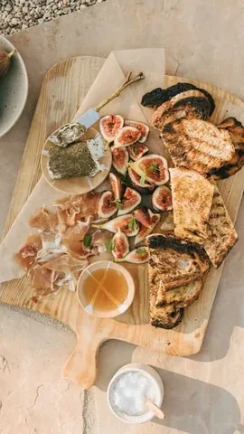 camillestyles Instagram post about Fig toast appetizer