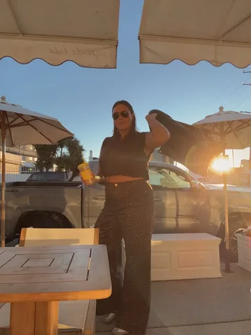candicehuffine Instagram post about Travel wardrobe