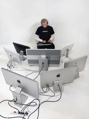 canoopsy Instagram post about Workspace