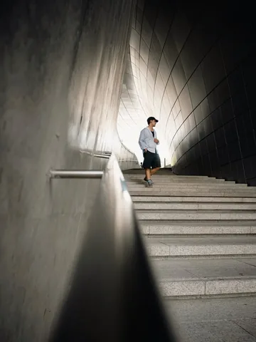 cantimagineit Instagram post about Seoul architecture and style