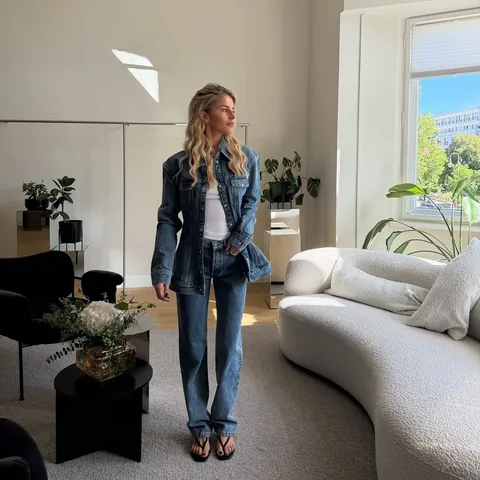 carodaur Instagram post about Fashion promotion