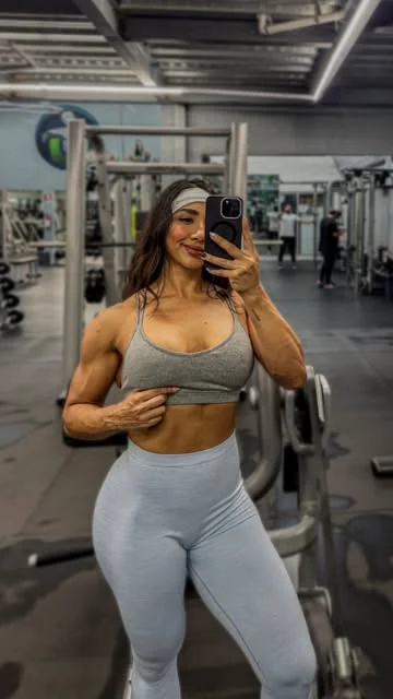 carol.cossio15 Instagram post about Humor sobre entrenamiento de espalda
